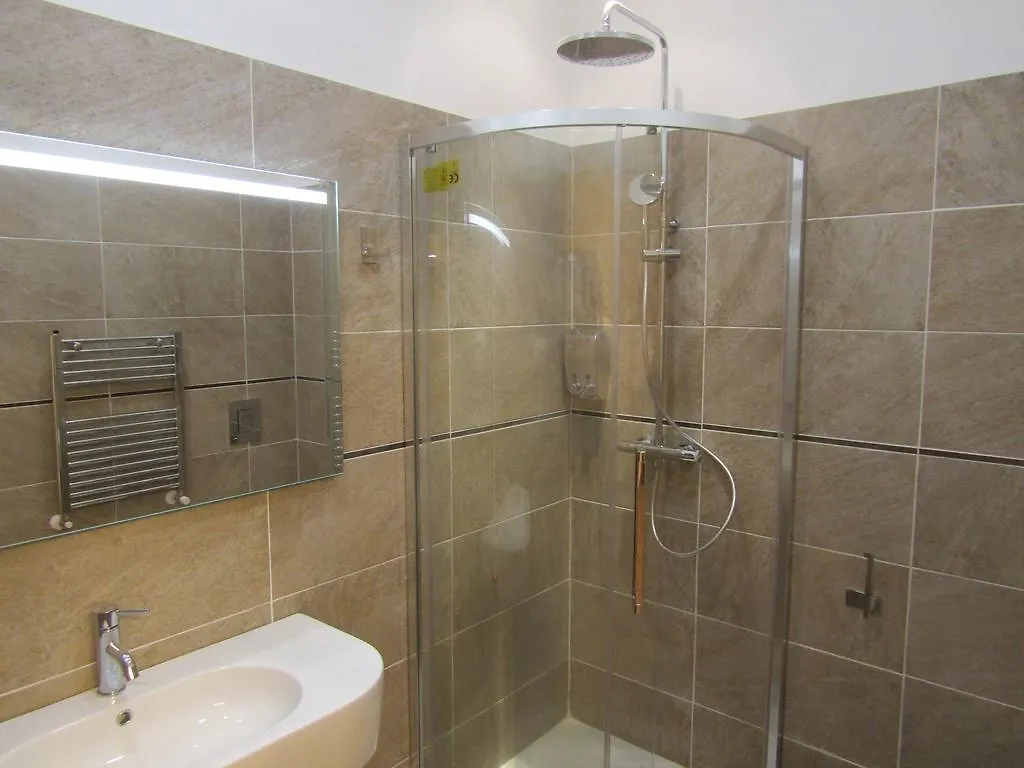 Glam Resort Giulia La Spezia 2*,